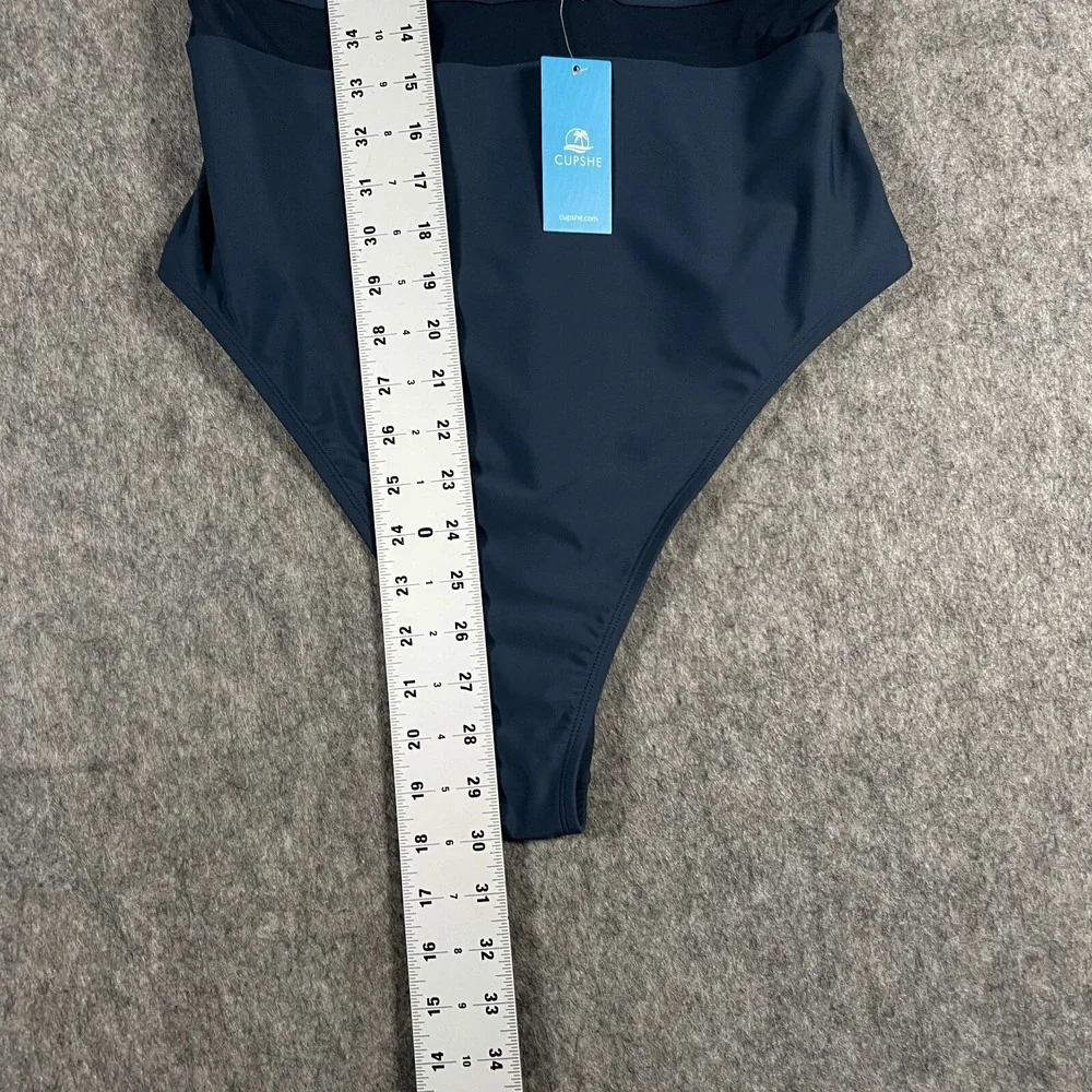 Cupshe Women's Onepiece‎ Size 0X Navy Blue Swimsuit Sleeveless Padded Swimwear